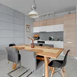 Ξενοδοχείο με διαμερίσματα Dom & House Szafarnia Modern On The Motlawa River 2*