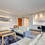 Ξενοδοχείο με διαμερίσματα Dom & House Szafarnia Modern On The Motlawa River