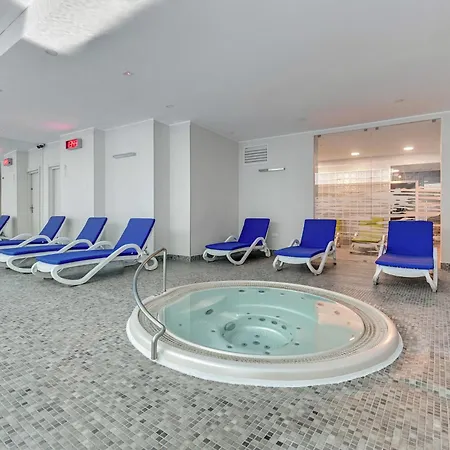 Апарт-отель Dom & House Szafarnia Modern On The Motlawa River