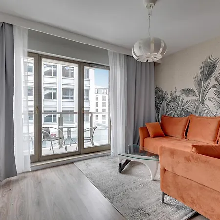 Apartahotel Dom & House Szafarnia Modern On The Motlawa River