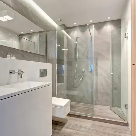 Apartahotel Dom & House Szafarnia Modern On The Motlawa River Gdansk