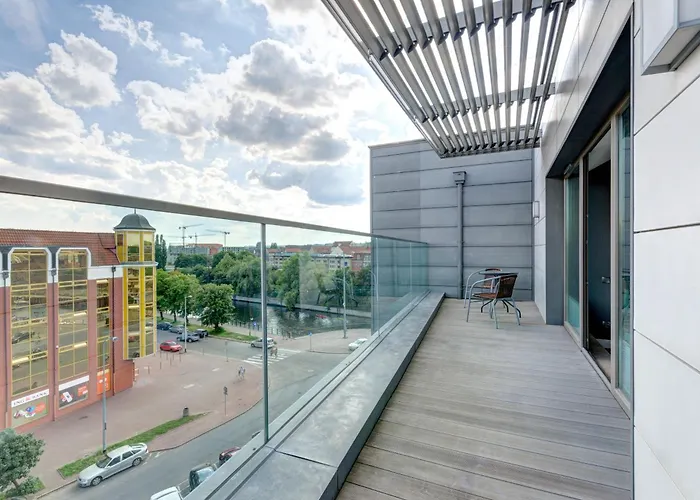 Apart Otel Dom & House Szafarnia Modern On The Motlawa River