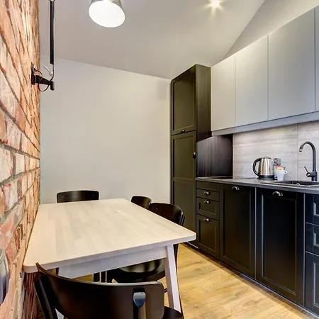公寓式酒店 Dom & House Szafarnia Modern On The Motlawa River 格但斯克