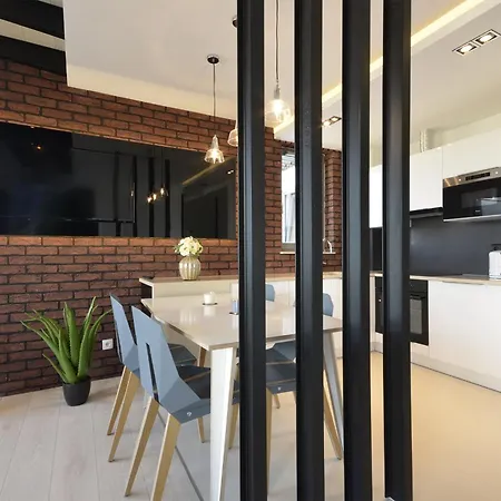 Dom & House Szafarnia Modern On The Motlawa River 公寓式酒店 2*