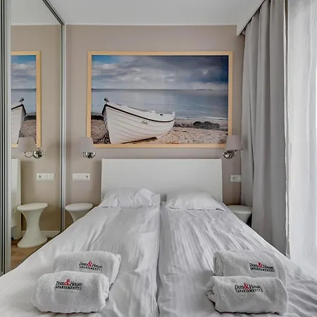 Dom & House Szafarnia Modern On The Motlawa River 公寓式酒店 格但斯克